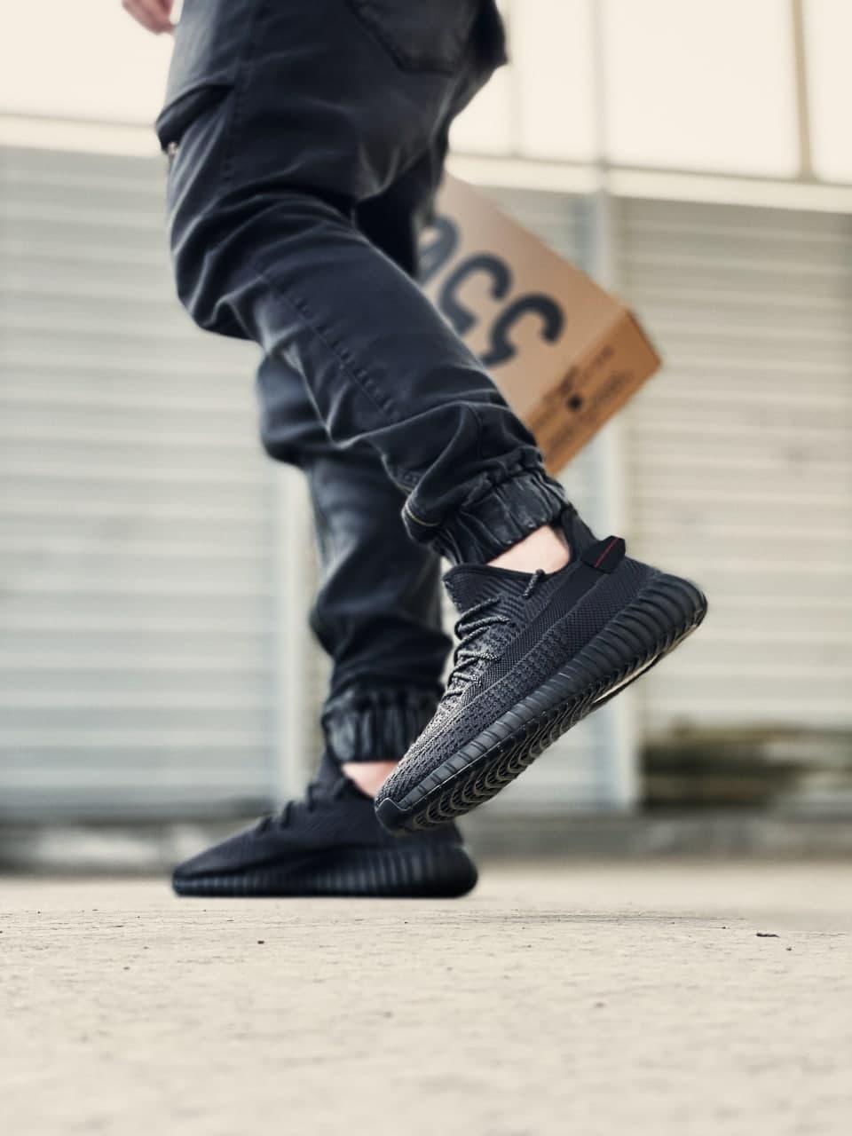 Adidas Yeezy Boost 350 V2 Black (хРефлективные шнурки)