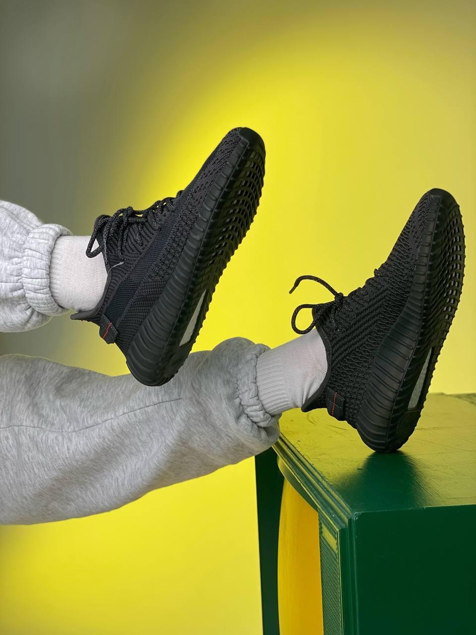 Adidas Yeezy Boost 350 V2 Black Static (Повна рефлективність)