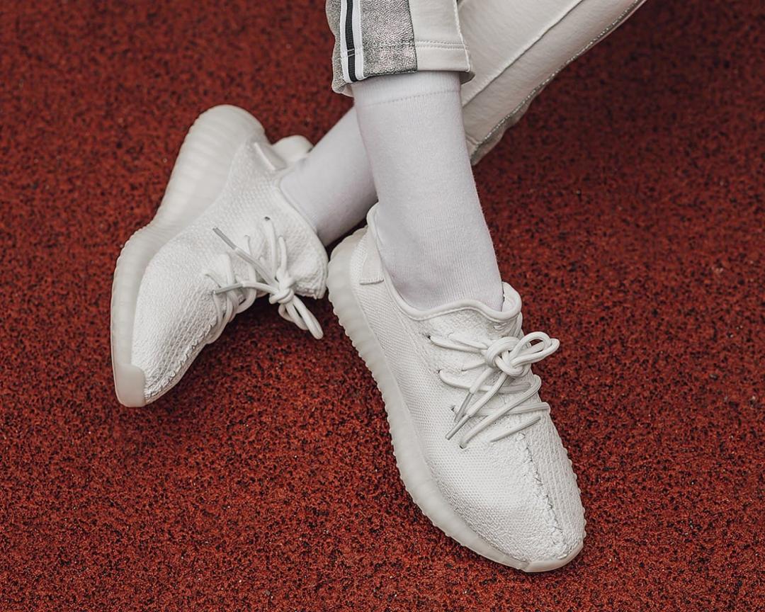 Adidas Yeezy Boost 350 V2 Triple White Crem Sole