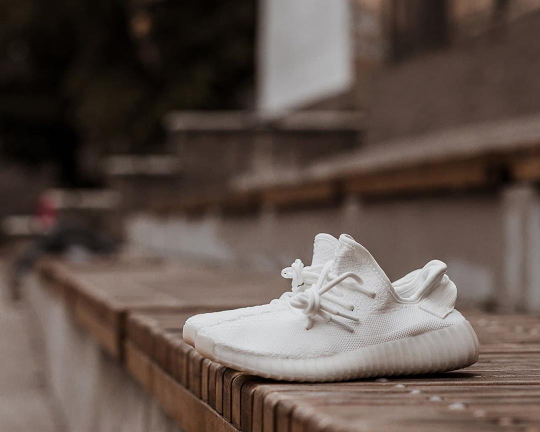 Adidas Yeezy Boost 350 V2 Triple White Crem Sole