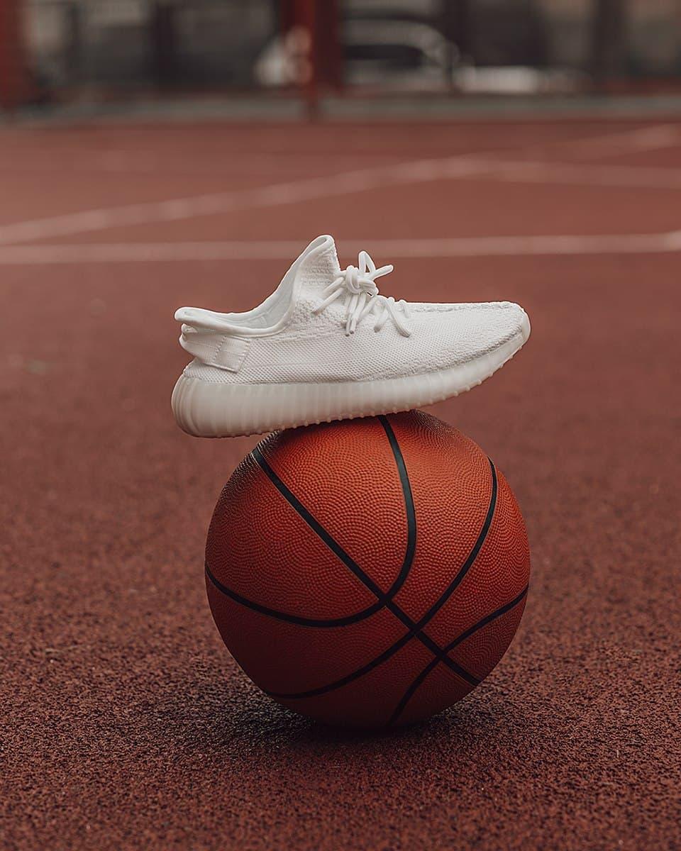 Adidas Yeezy Boost 350 V2 Triple White Crem Sole