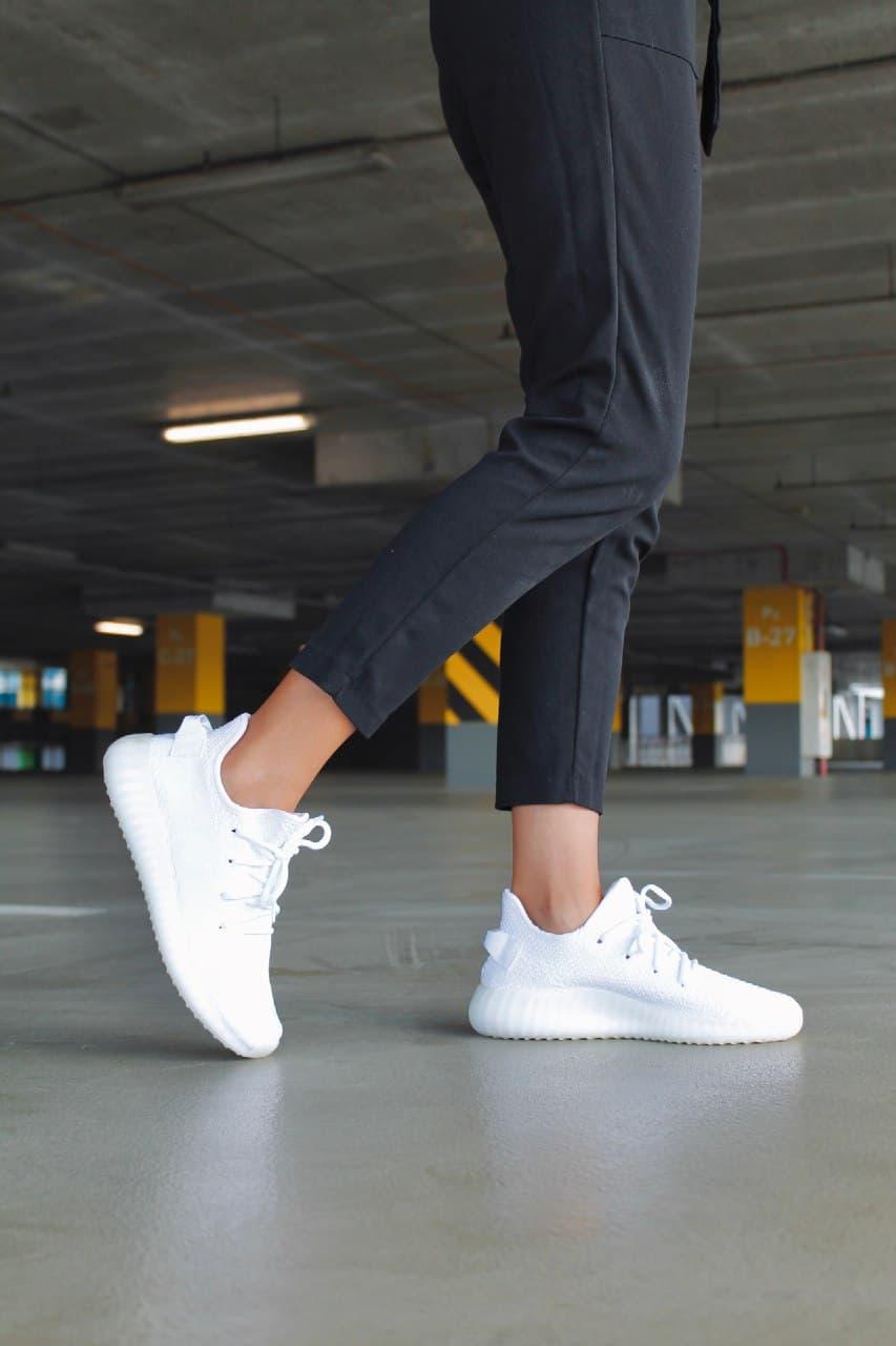Adidas Yeezy Boost 350 V2 Triple White Crem Sole