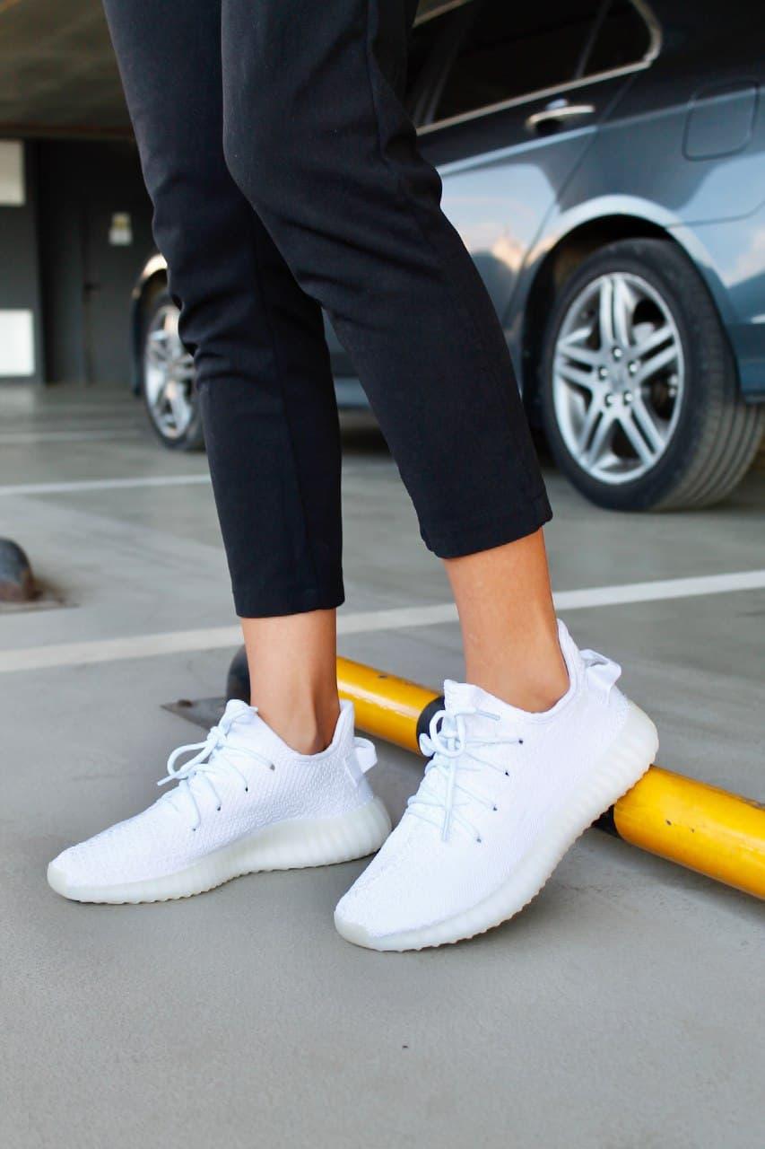 Adidas Yeezy Boost 350 V2 Triple White Crem Sole