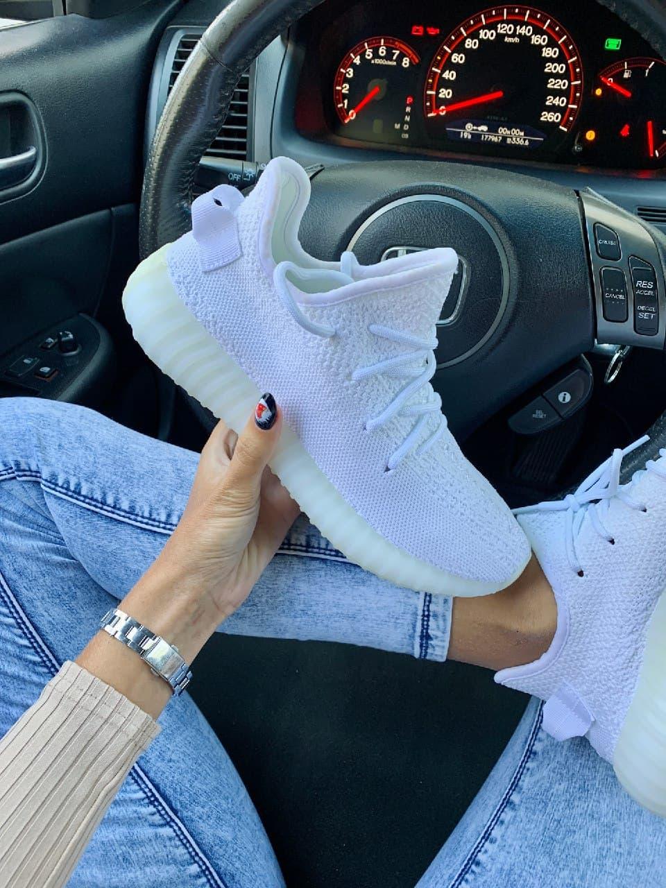 Adidas Yeezy Boost 350 V2 Triple White Crem Sole