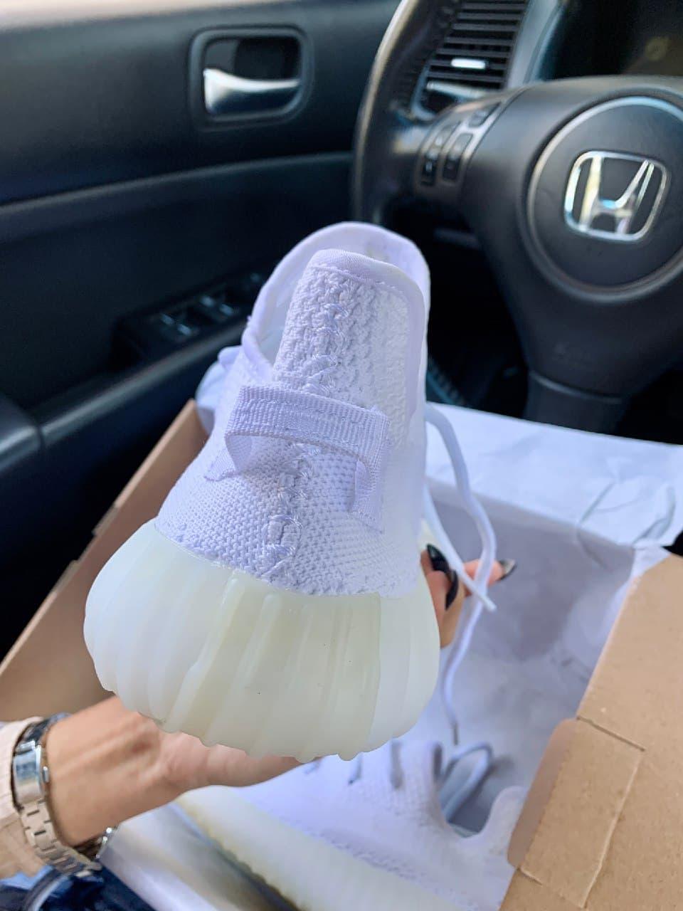 Adidas Yeezy Boost 350 V2 Triple White Crem Sole
