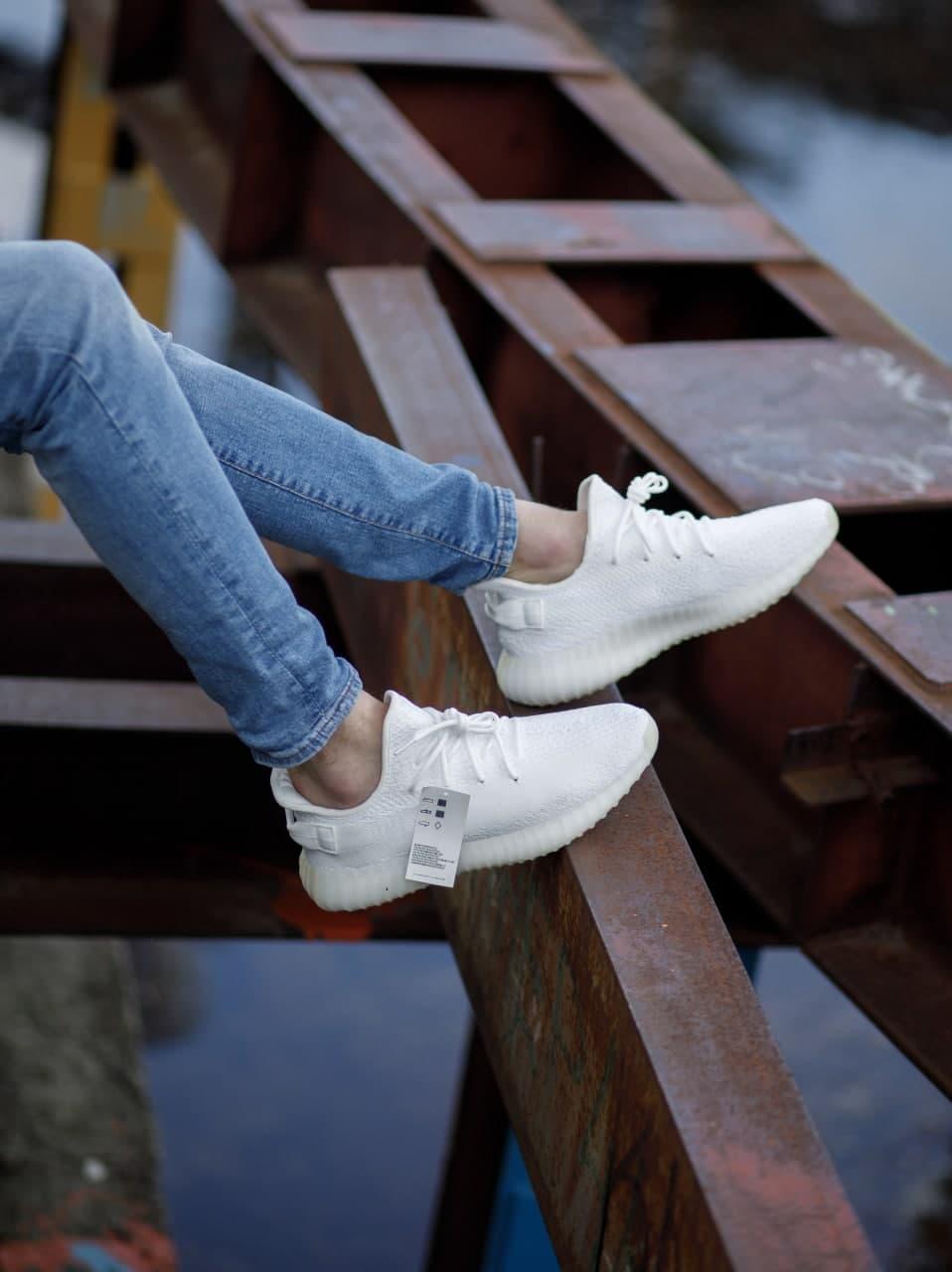 Adidas Yeezy Boost 350 V2 Triple White Crema