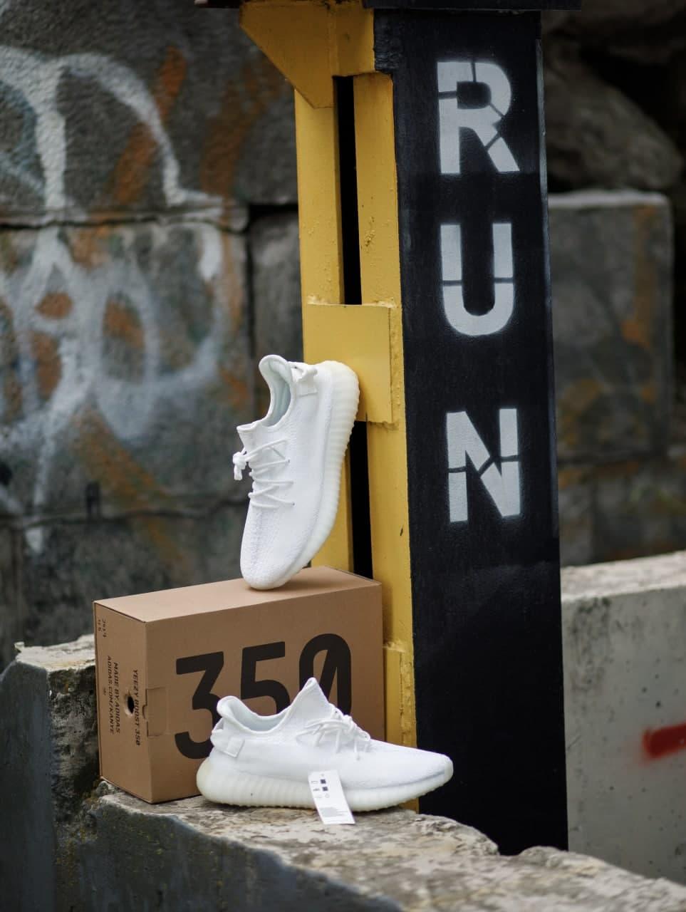 Adidas Yeezy Boost 350 V2 Triple White Crema