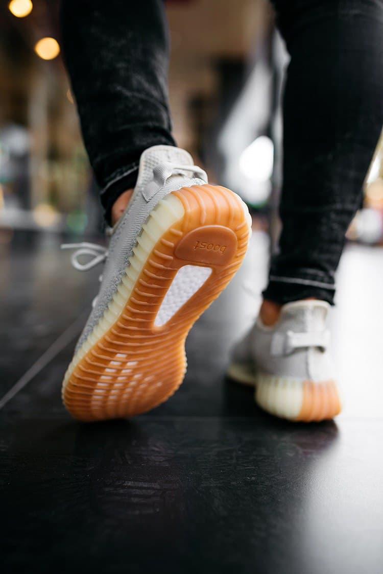 Adidas Yeezy 350 V2 Sesame
