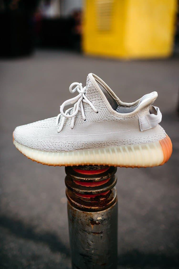Adidas Yeezy 350 V2 Sesame