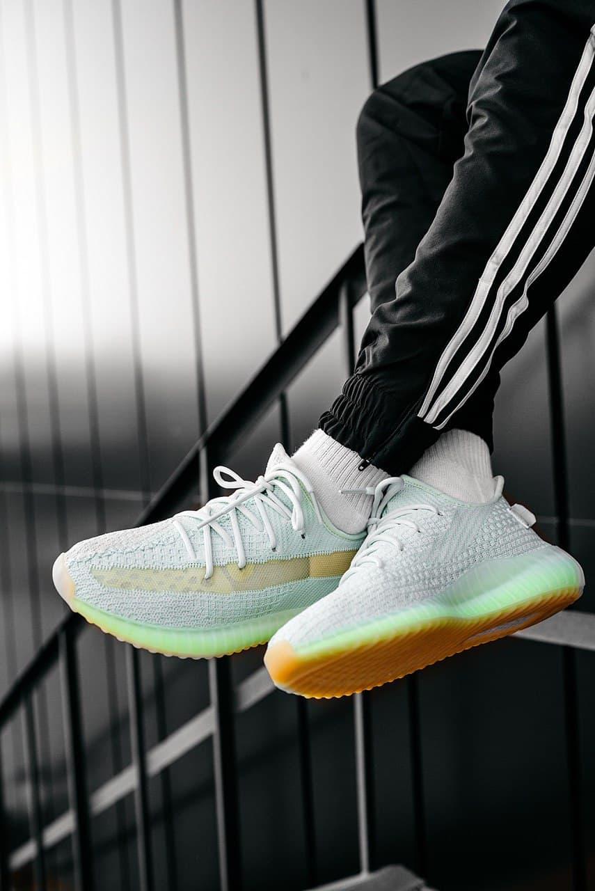 Adidas Yeezy Boost 350 V2 Hyper Space