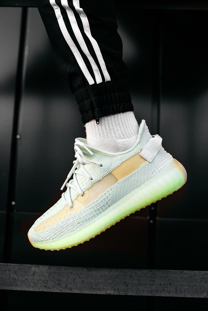Adidas Yeezy Boost 350 V2 Hyper Space