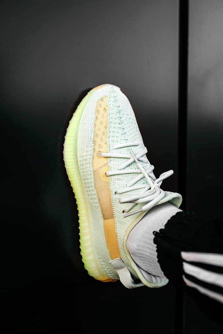 Adidas Yeezy Boost 350 V2 Hyper Space