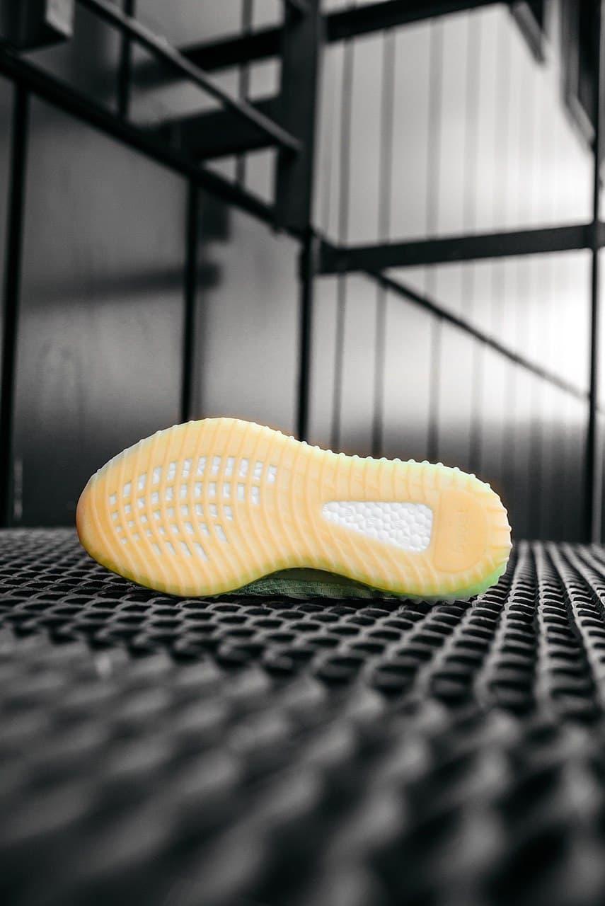 Adidas Yeezy Boost 350 V2 Hyper Space