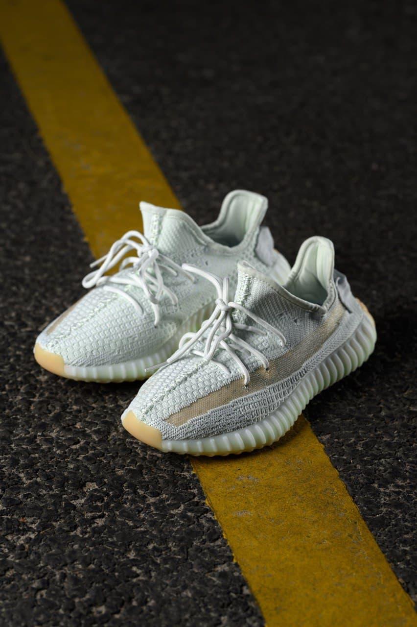 Adidas Yeezy Boost 350 V2 Hyper Space