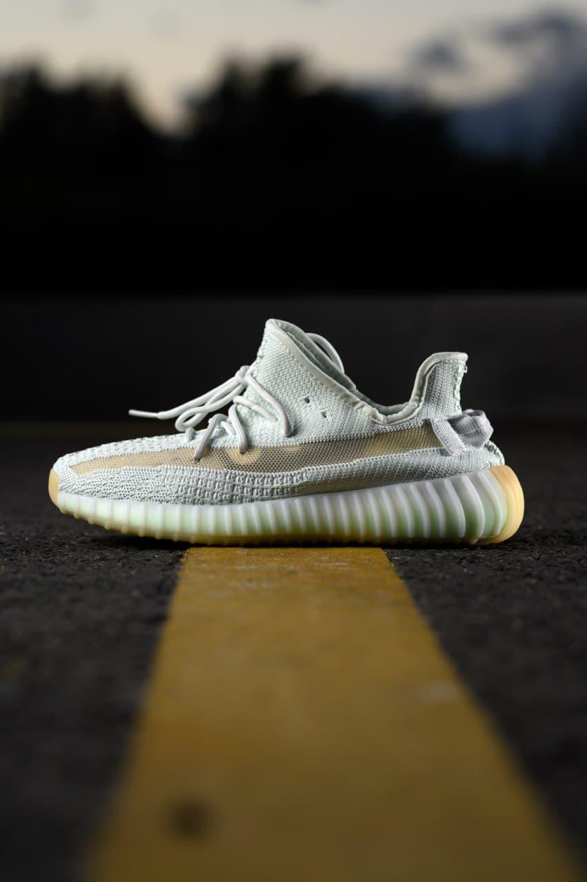 Adidas Yeezy Boost 350 V2 Hyper Space