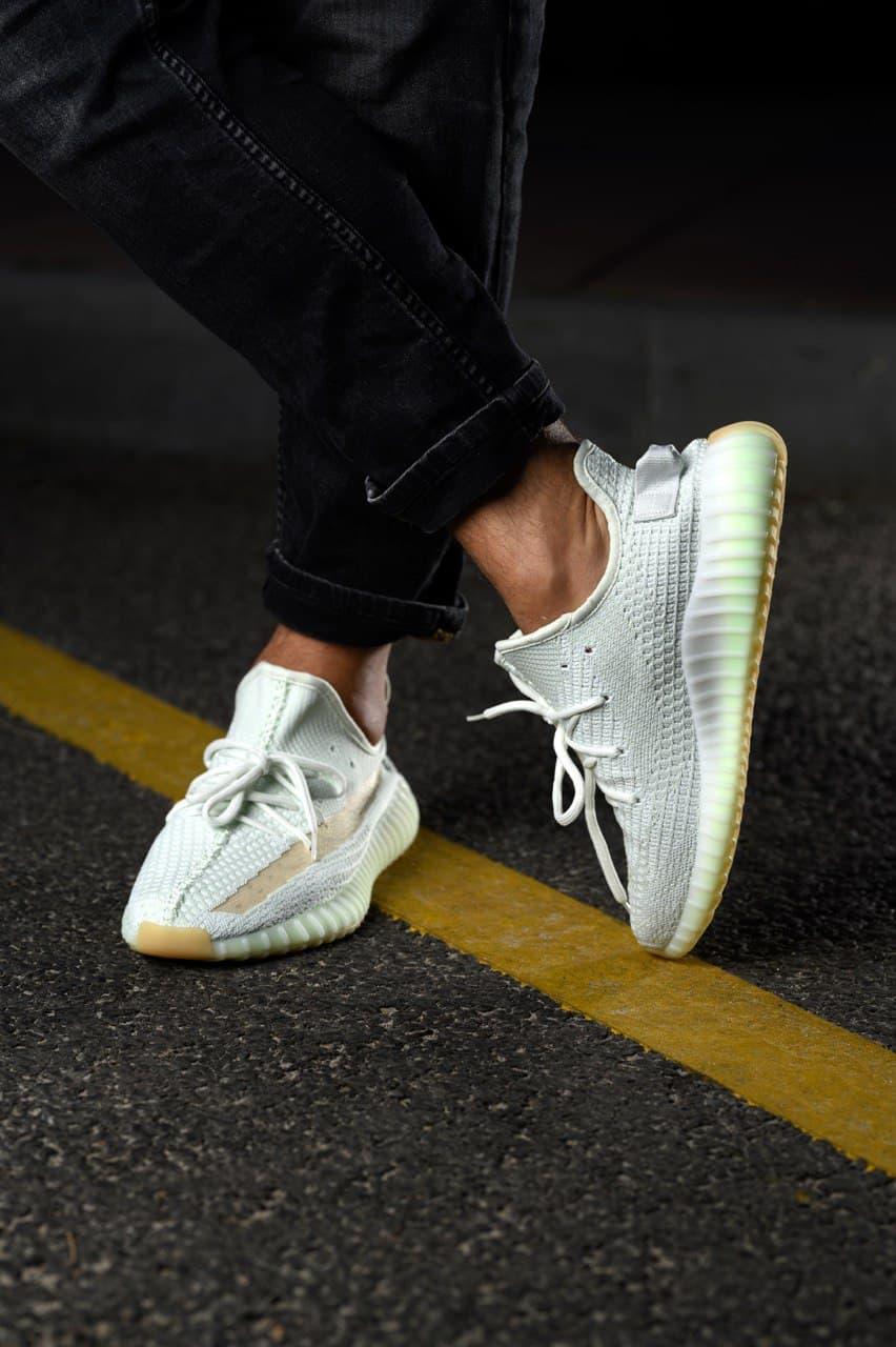Adidas Yeezy Boost 350 V2 Hyper Space