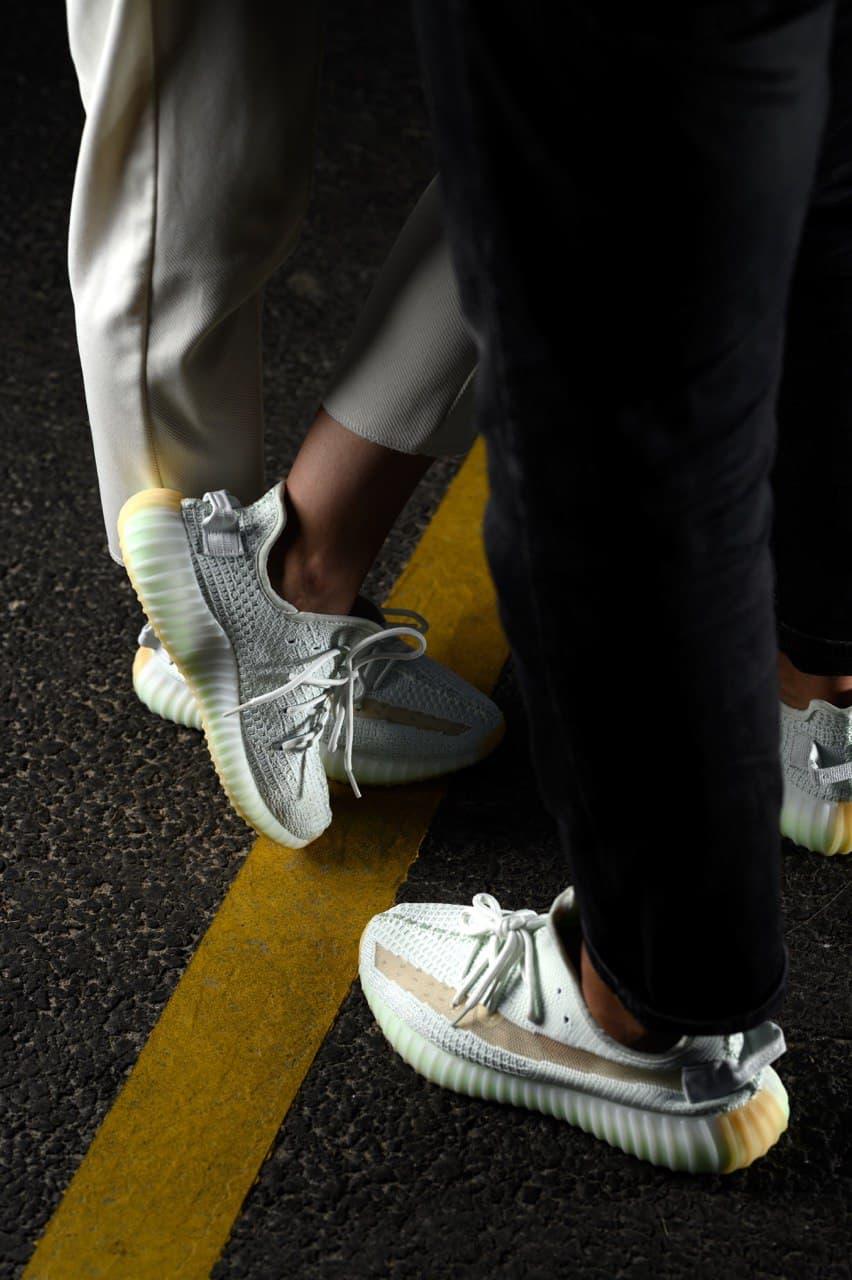 Adidas Yeezy Boost 350 V2 Hyper Space