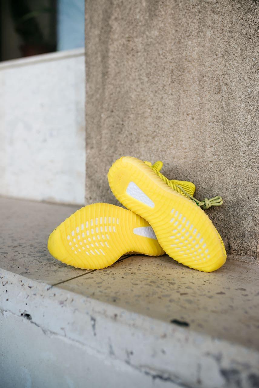 Adidas Yeezy Boost 350 V2 Yellow (Реф шнурки)