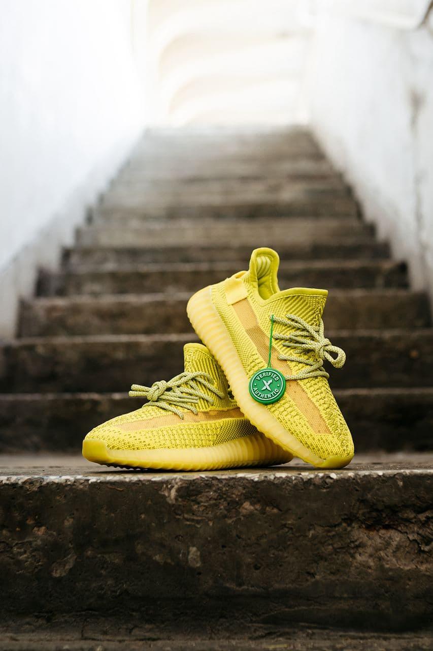 Adidas Yeezy Boost 350 V2 Yellow (Реф шнурки)