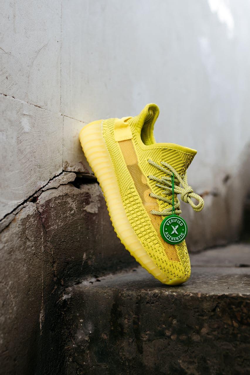 Adidas Yeezy Boost 350 V2 Yellow (Реф шнурки)