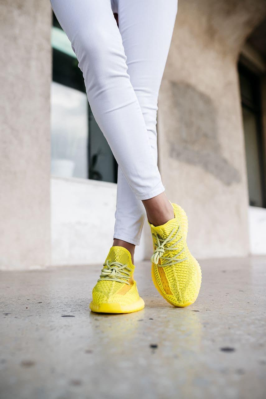 Adidas Yeezy Boost 350 V2 Yellow (Реф шнурки)