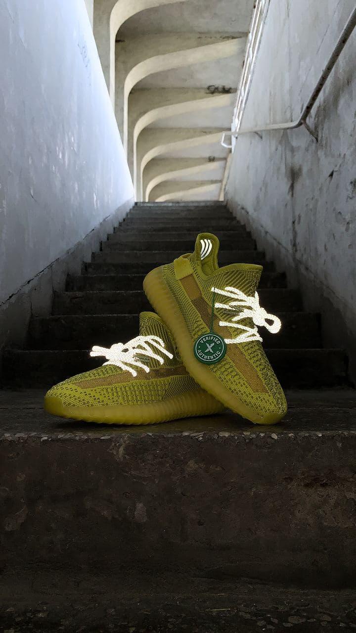 Adidas Yeezy Boost 350 V2 Yellow (Реф шнурки)