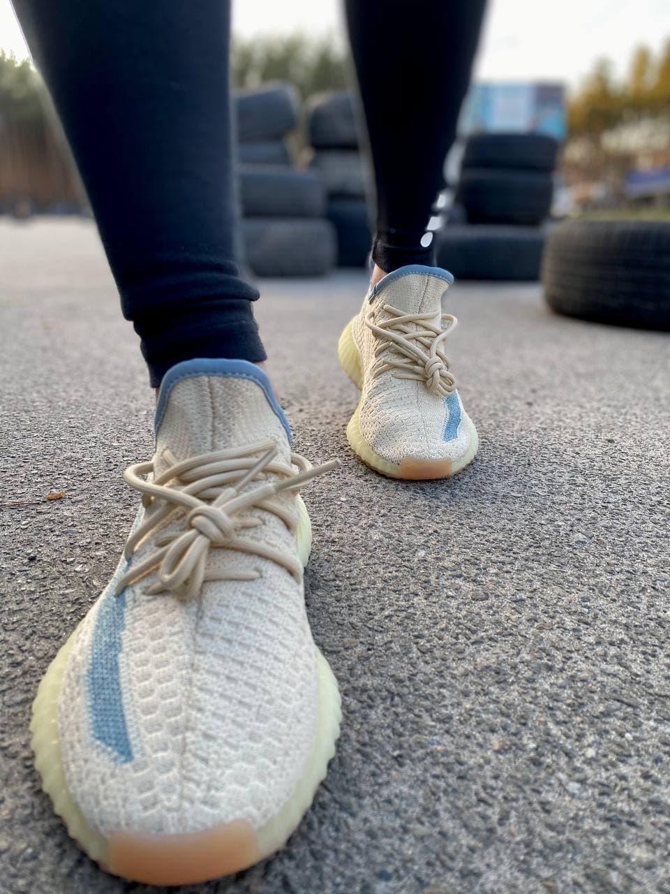 Adidas Yeezy Boost 350 V2 Yellow Linen (Рефлективная полоска)