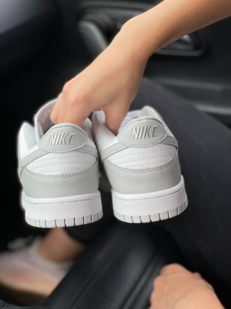 Nike WMNS Dunk Low Photon Dust