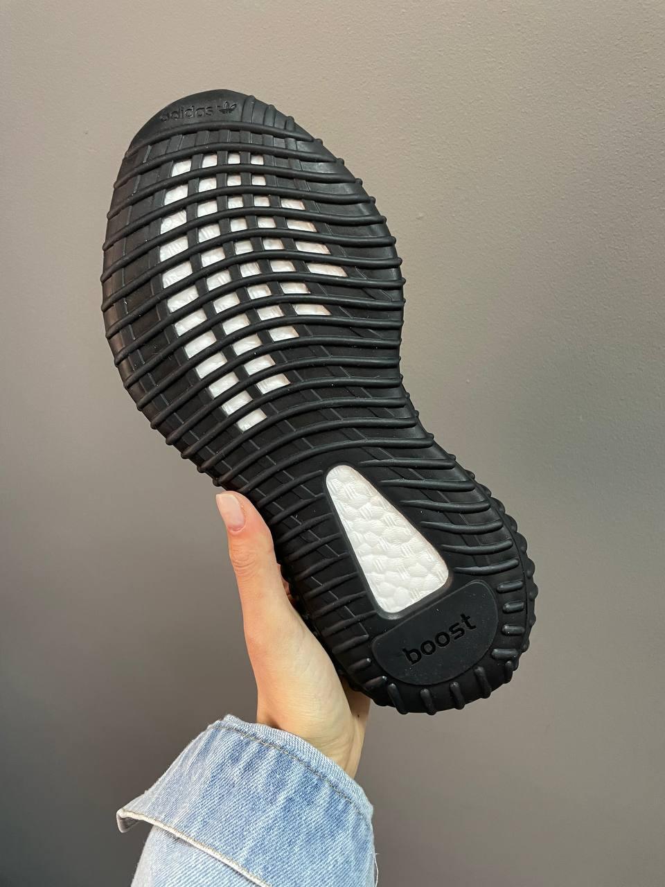 Adidas Yeezy Boost 350 V2 Bred