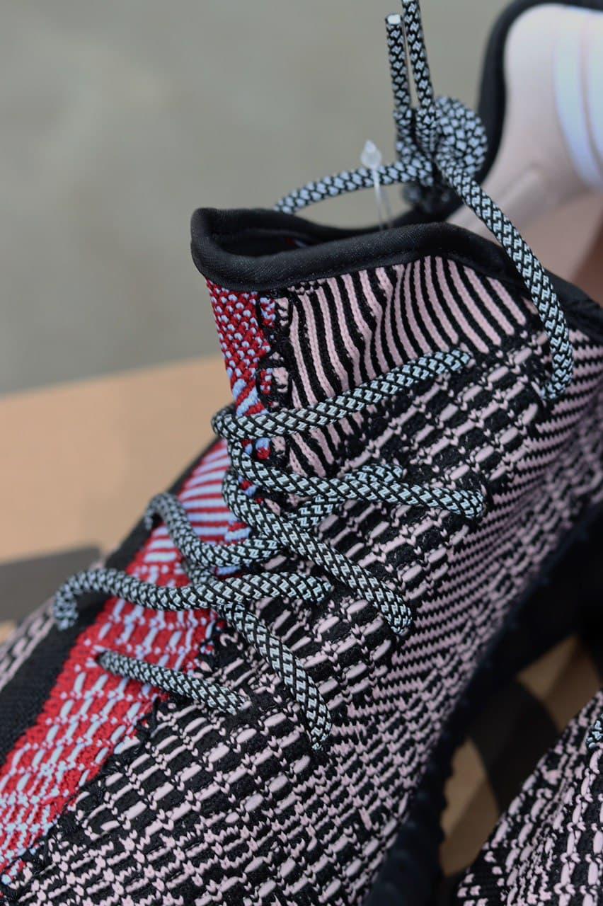 Adidas Yeezy Boost 350 V2 Holiday (Рефлективные шнурки)