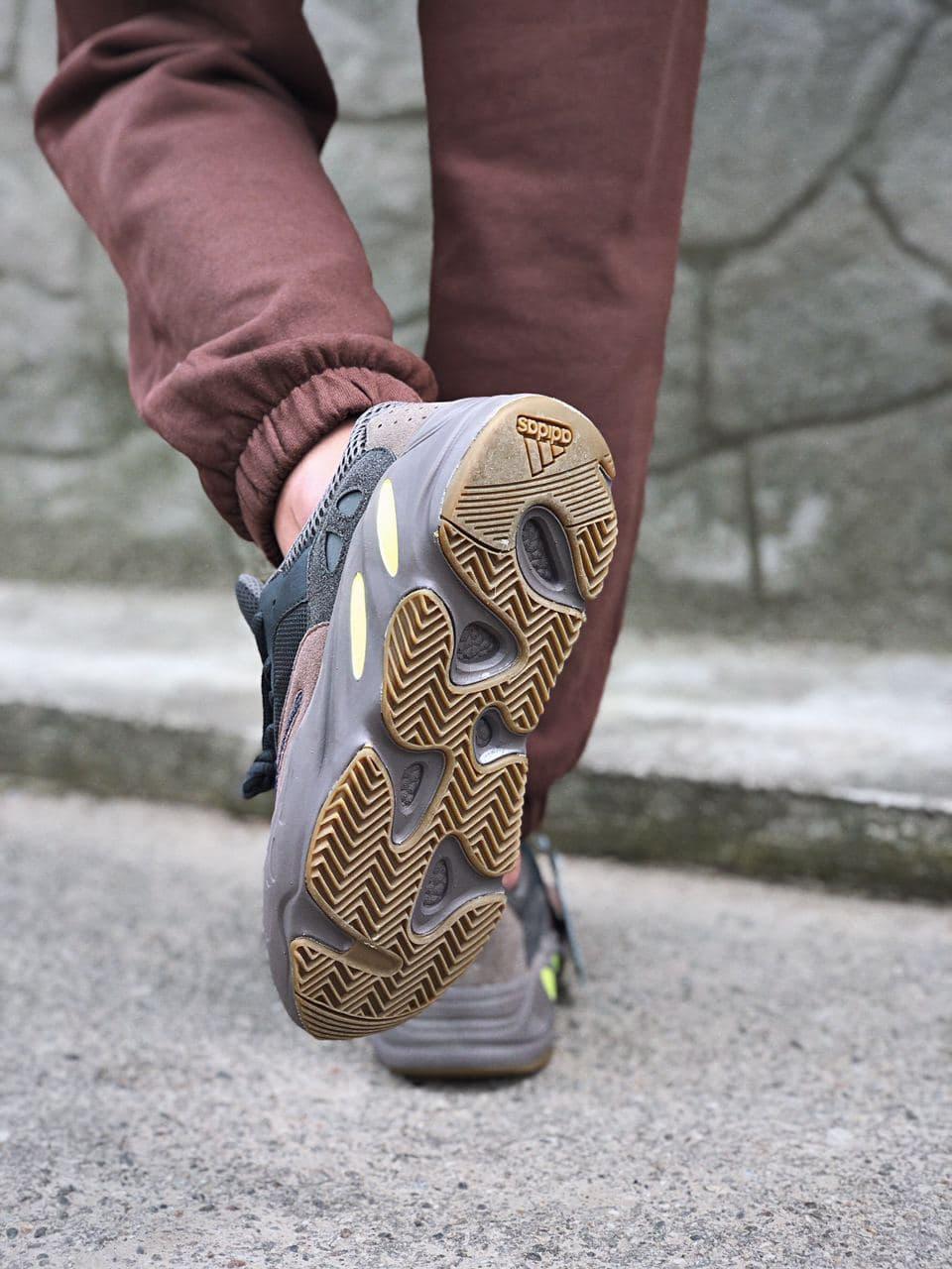 Adidas Yeezy Boost 700 V1 Mauve