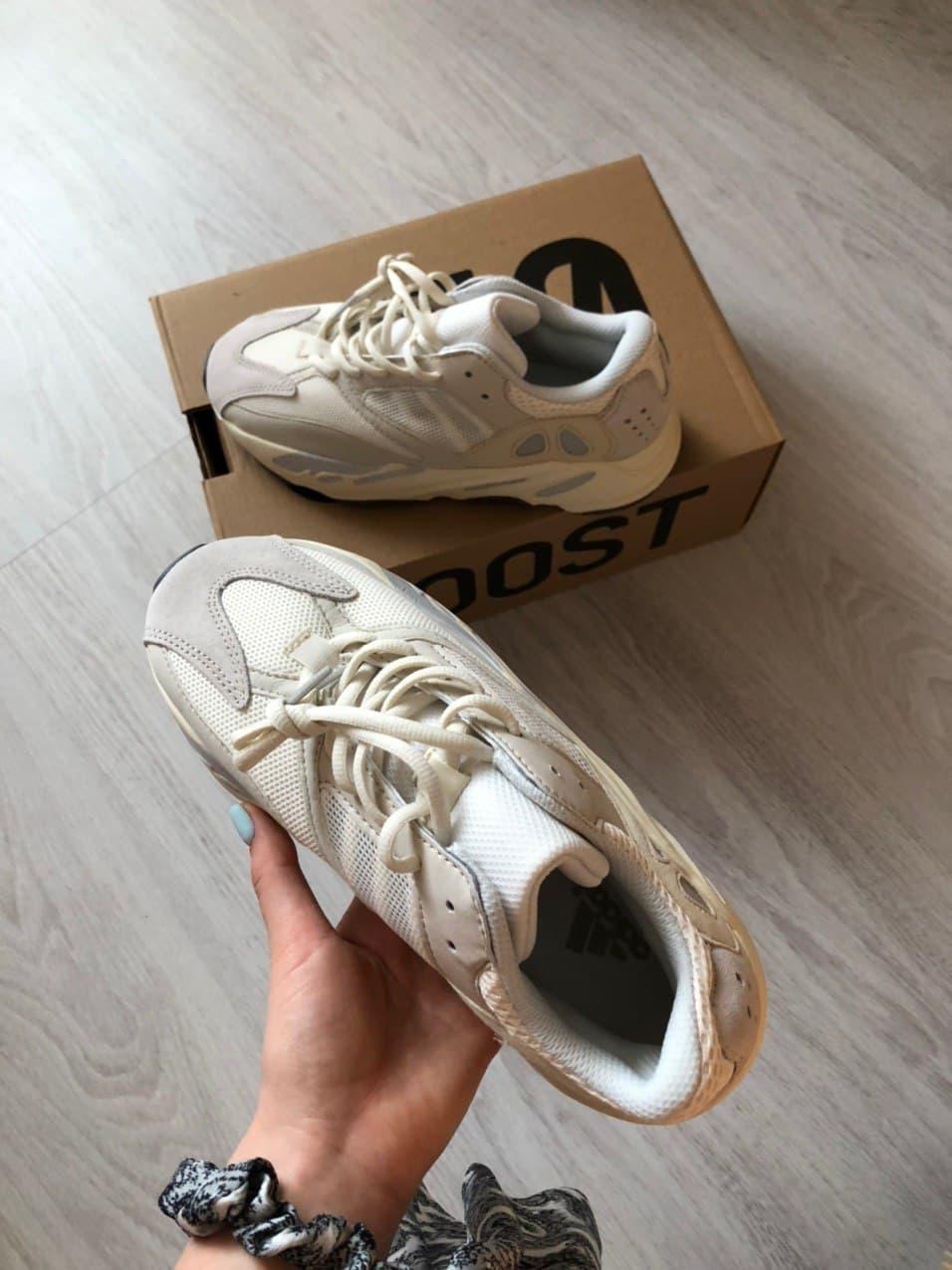Adidas Yeezy Boost 700 V1 Analog