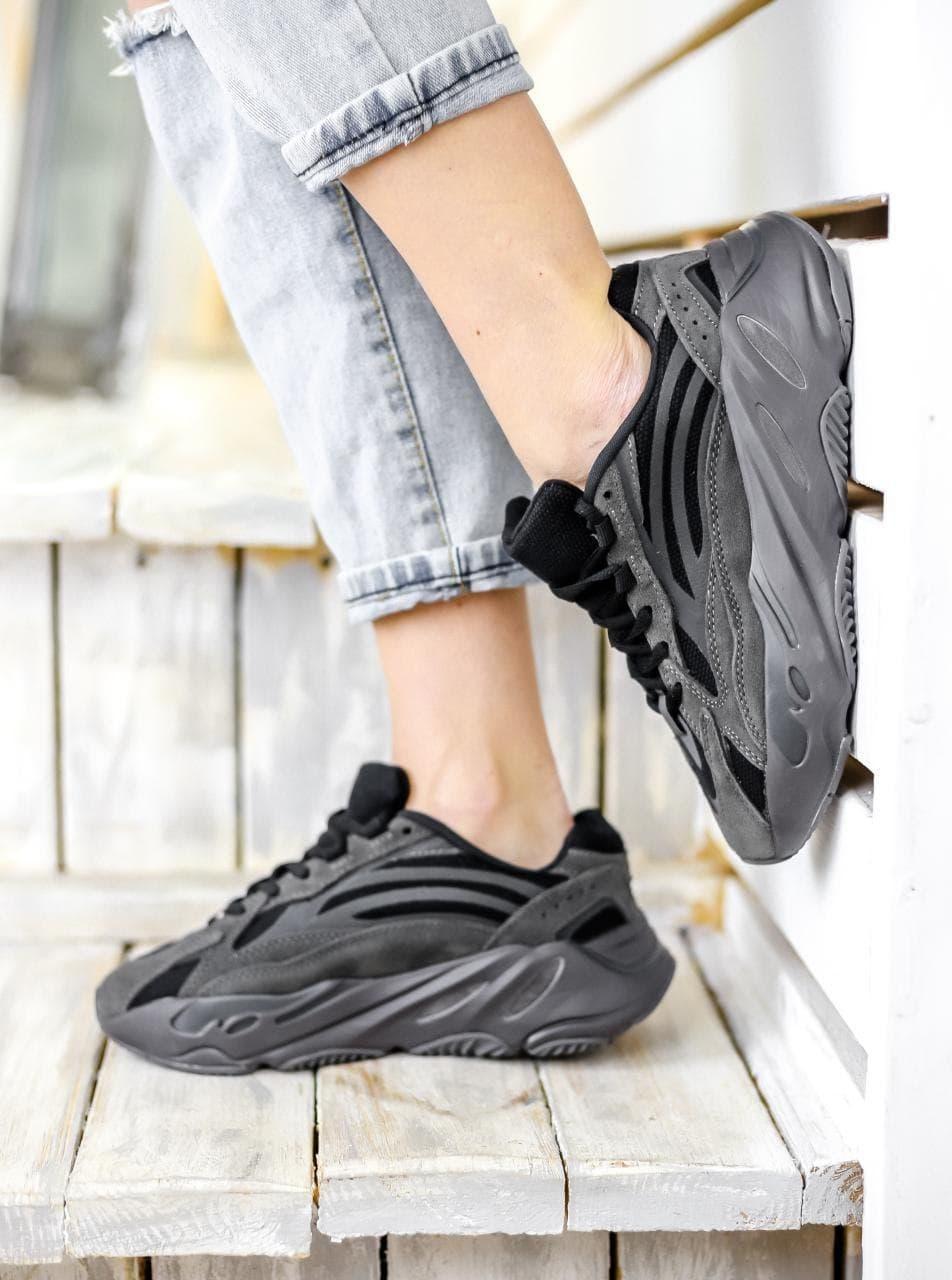 Adidas Yeezy Boost 700 V2 Vanta Black