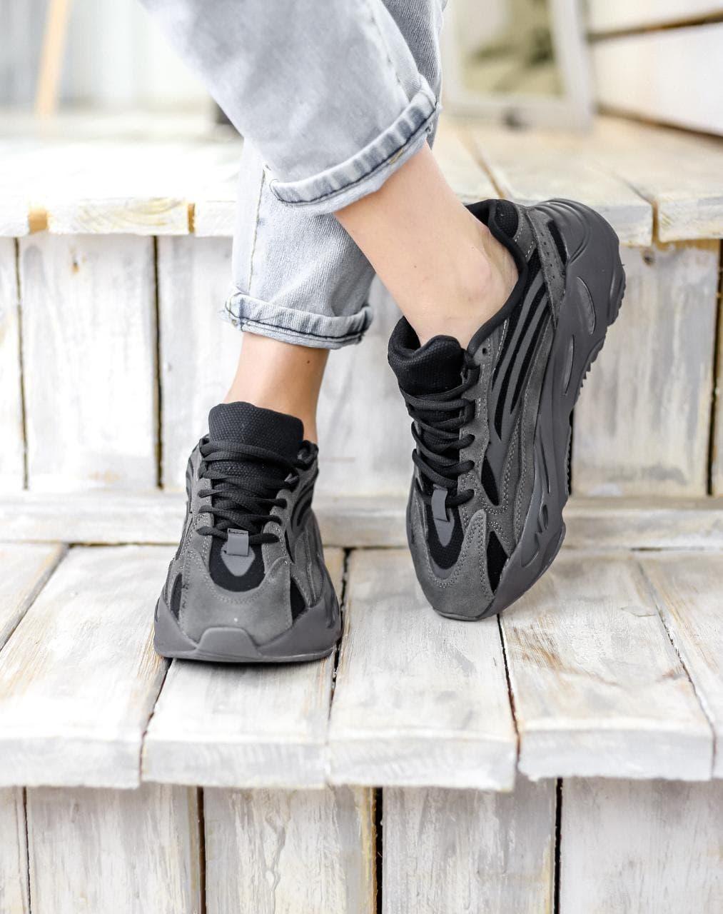 Adidas Yeezy Boost 700 V2 Vanta Black
