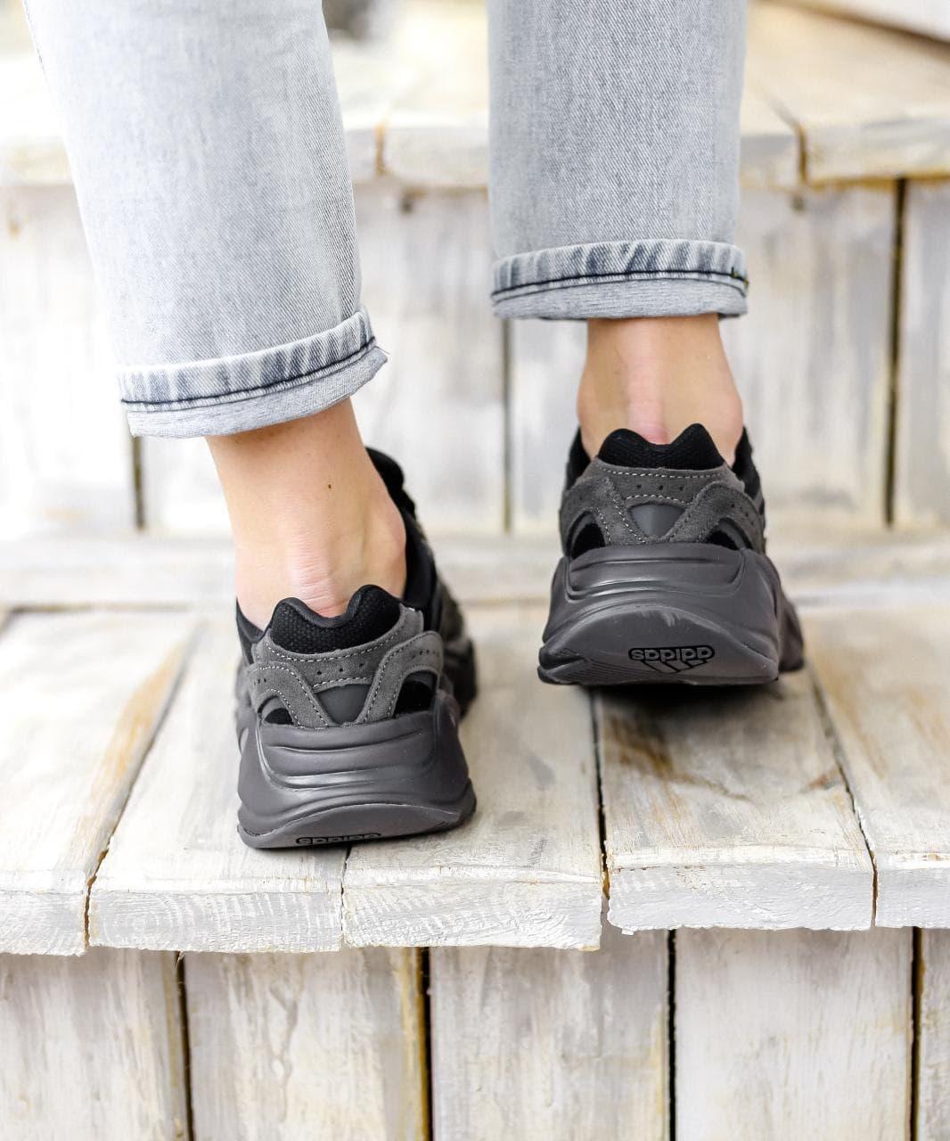 Adidas Yeezy Boost 700 V2 Vanta Black