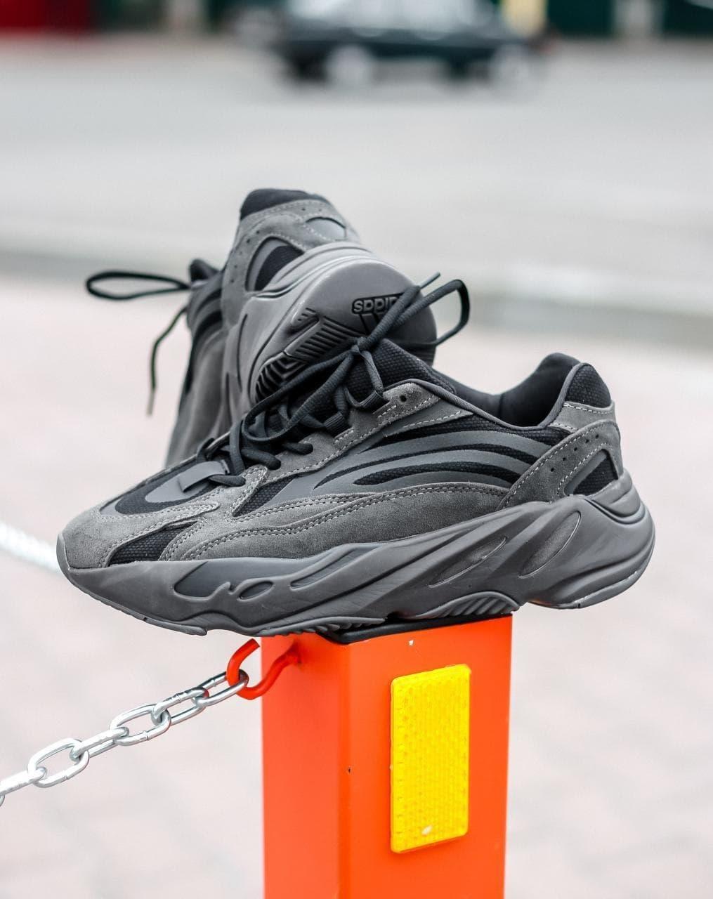 Adidas Yeezy Boost 700 V2 Vanta Black