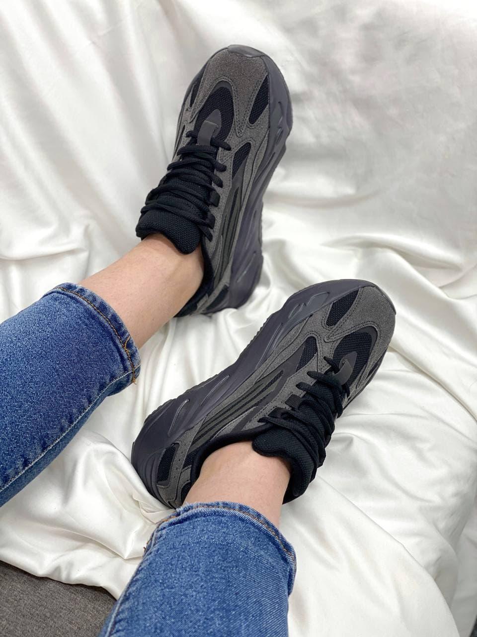 Adidas Yeezy Boost 700 V2 Vanta Black