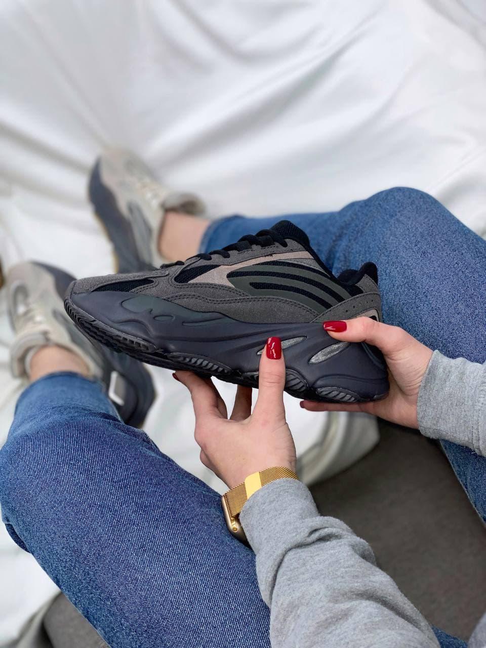 Adidas Yeezy Boost 700 V2 Vanta Black