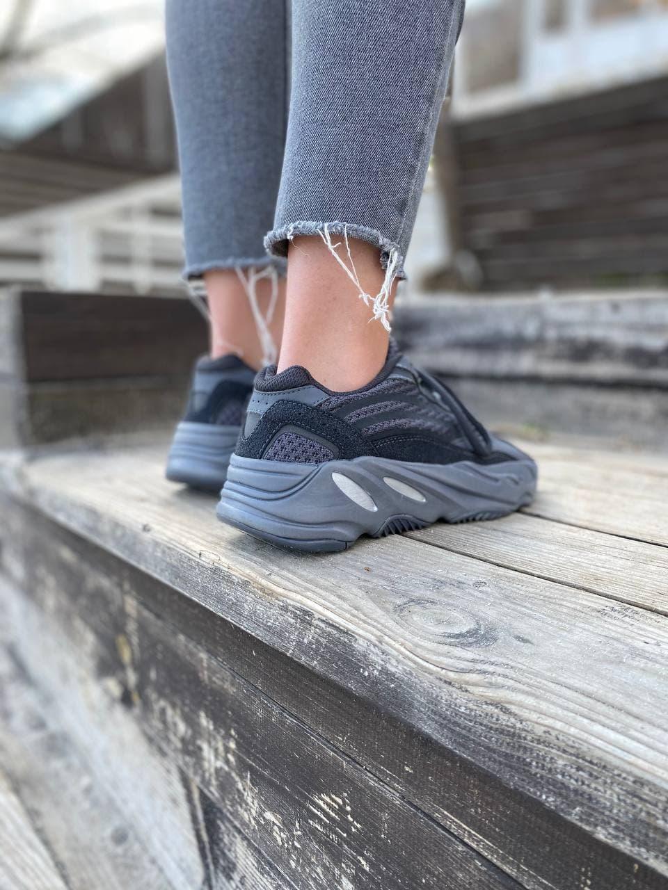 Adidas Yeezy Boost 700 V2 Vanta Leather Black White