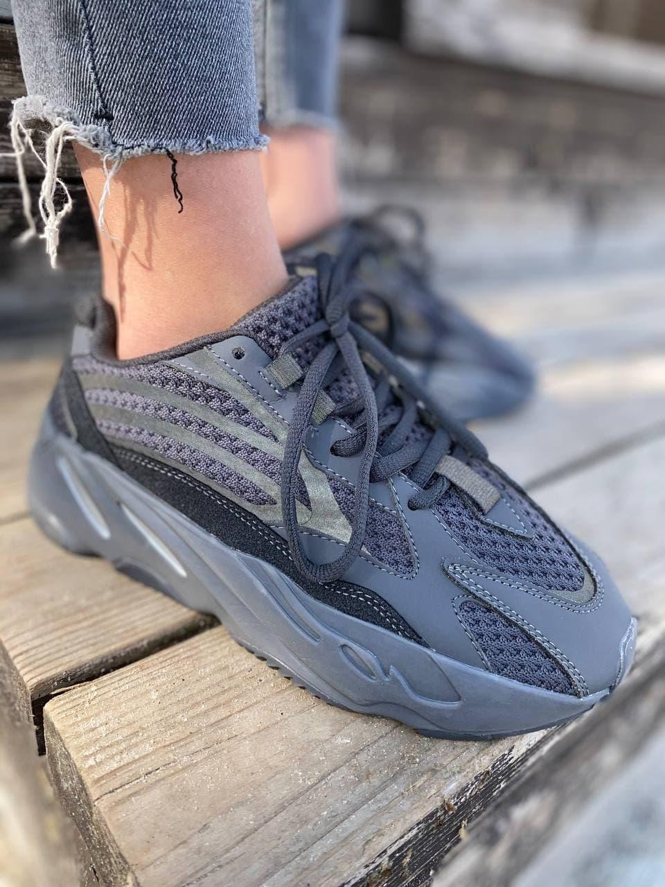 Adidas Yeezy Boost 700 V2 Vanta Leather Black White