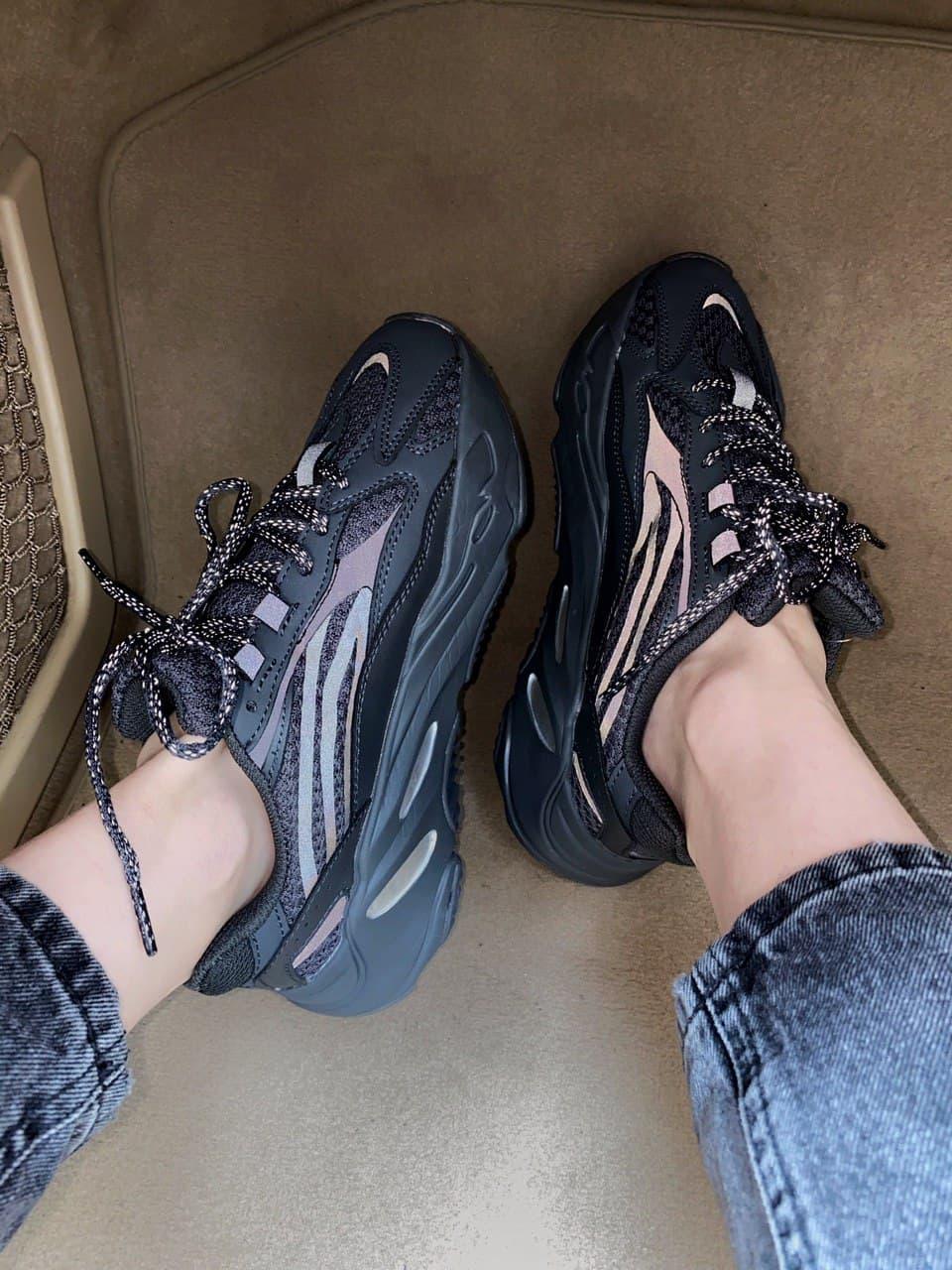 Adidas Yeezy Boost 700 V2 Vanta Leather Black White