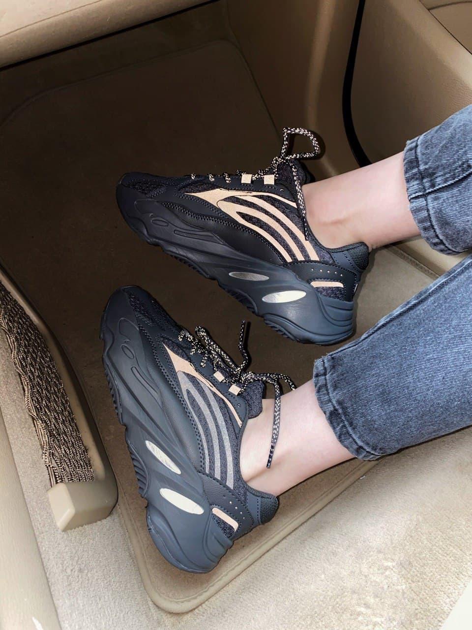 Adidas Yeezy Boost 700 V2 Vanta Leather Black White