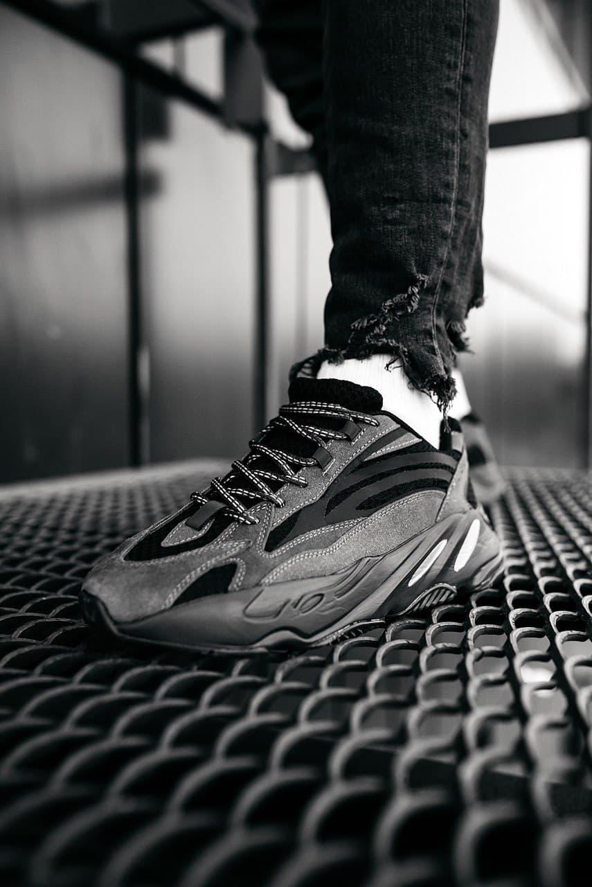 Adidas Yeezy Boost 700 V2 Black 2