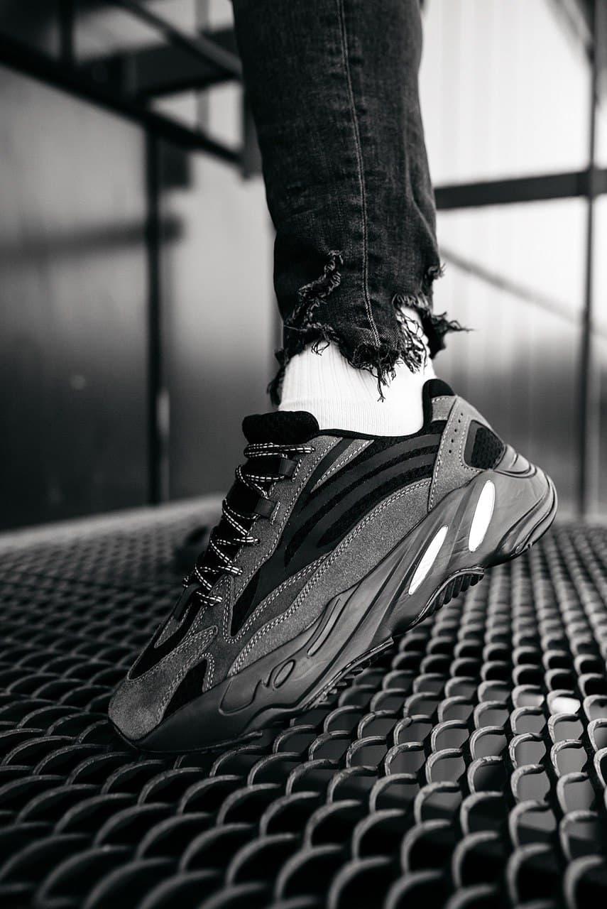 Adidas Yeezy Boost 700 V2 Black 2
