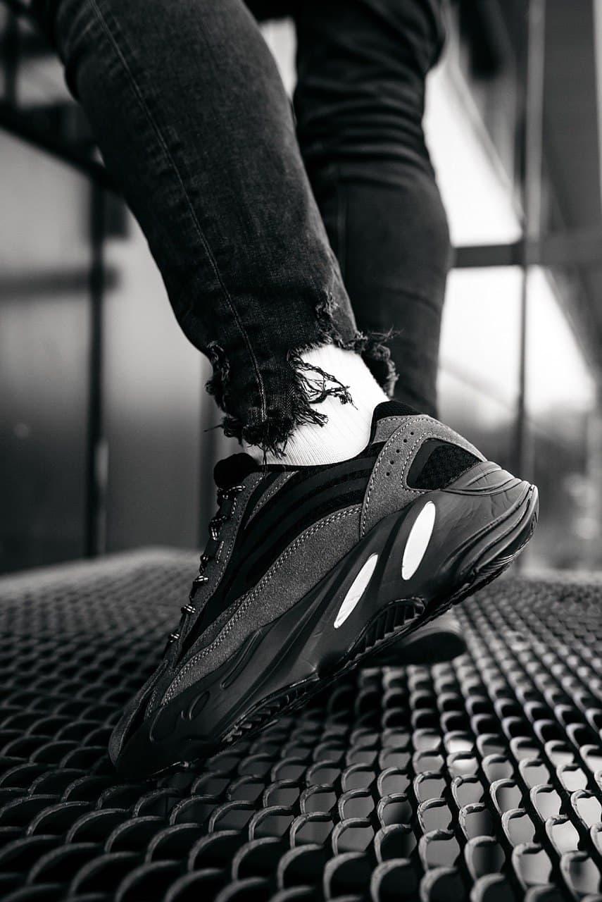 Adidas Yeezy Boost 700 V2 Black 2