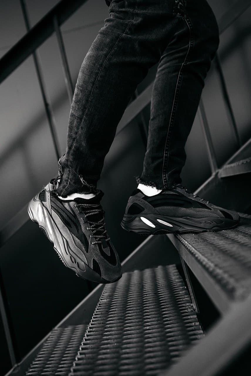 Adidas Yeezy Boost 700 V2 Black 2