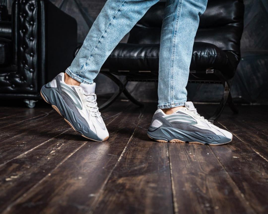 Adidas Yeezy Boost 700 V2 Tephra