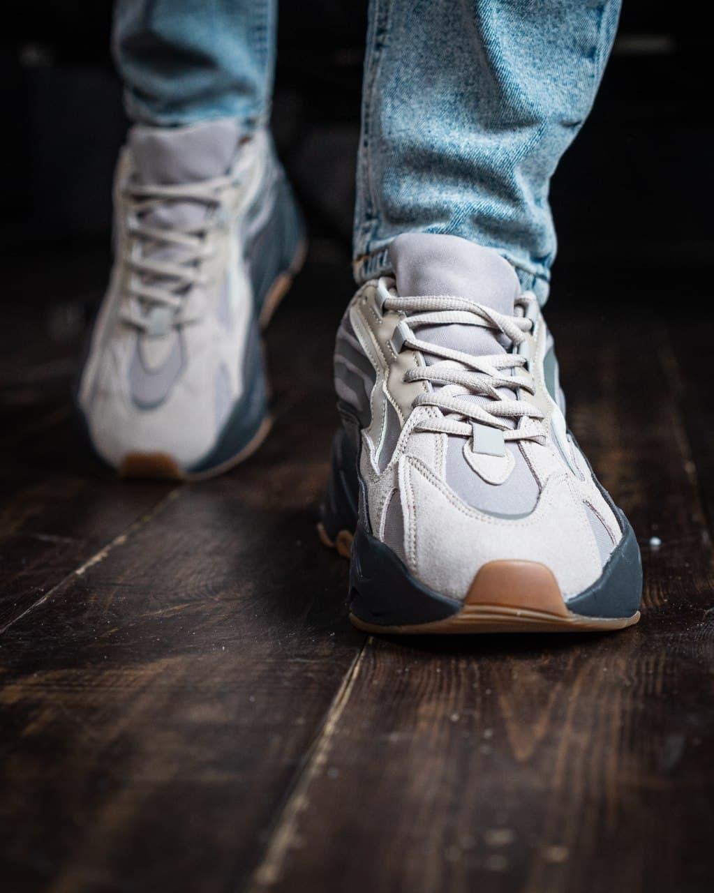 Adidas Yeezy Boost 700 V2 Tephra