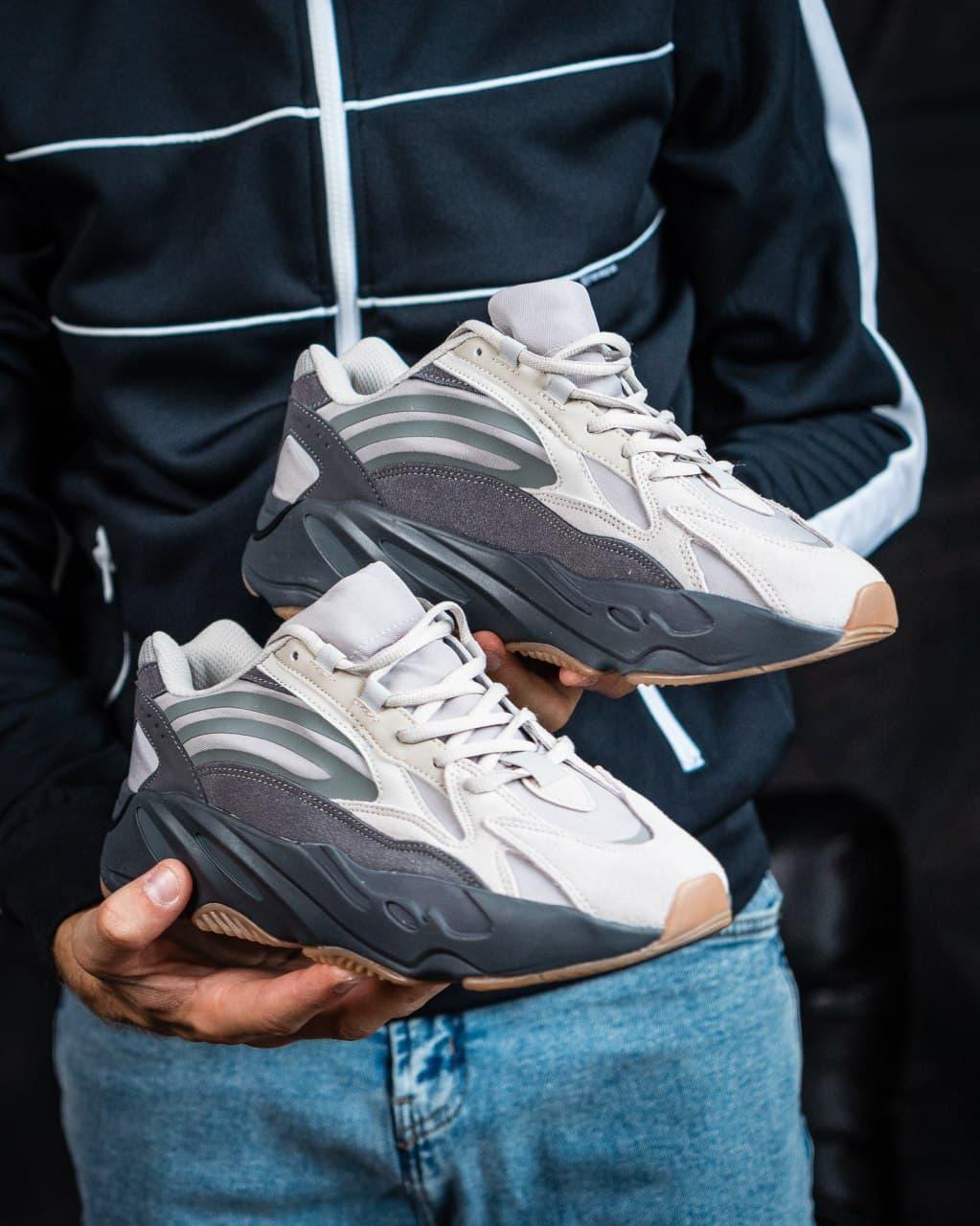 Adidas Yeezy Boost 700 V2 Tephra