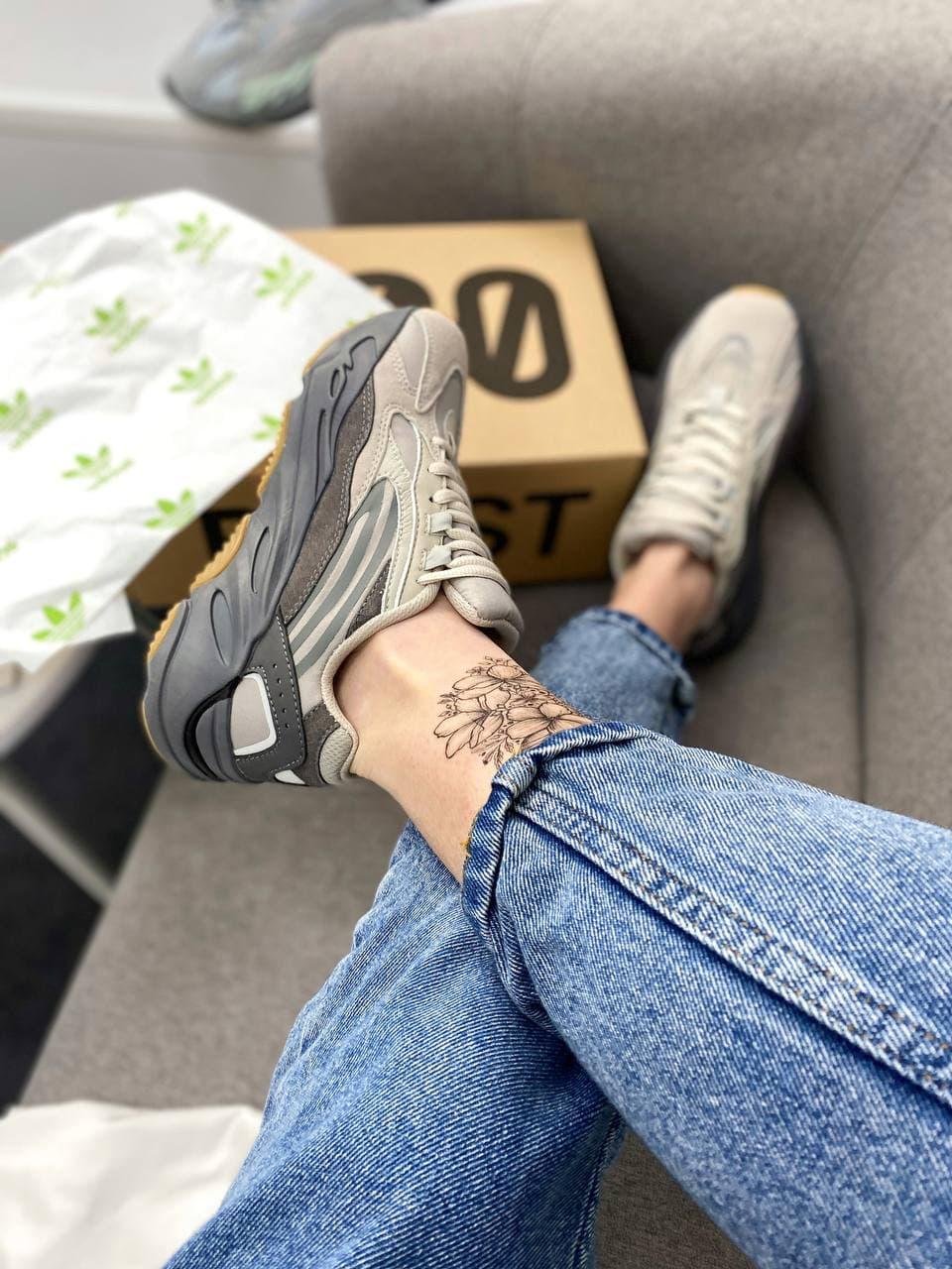 Adidas Yeezy Boost 700 V2 Tephra